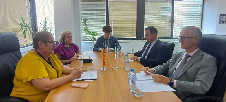 Министерката Јаневска се сретна со италијанскиот амбасадор Силвестри