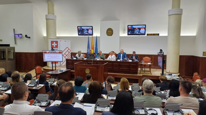 Janevska në debat për përfaqësimin e edukimit politik në sistemin arsimor të Maqedonisë