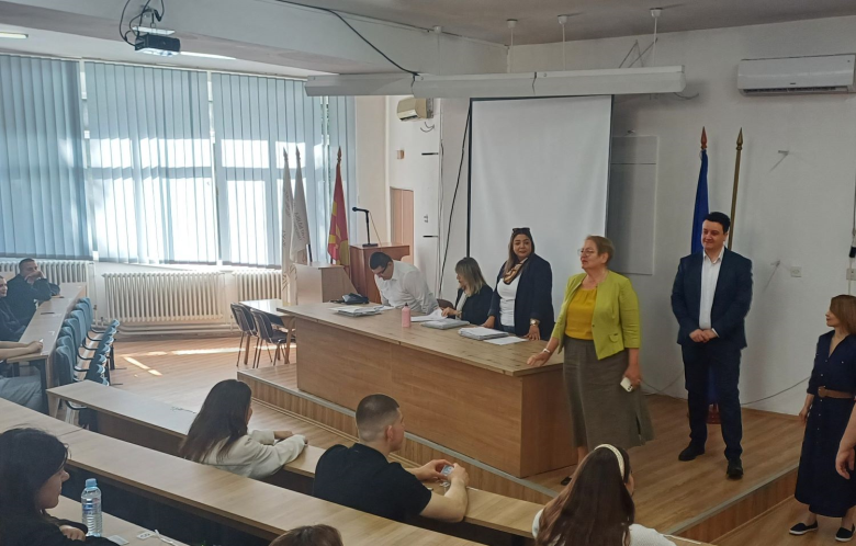 Со испит по мајчин јазик започна полагањето на државната матура, Јаневска очекува пообјективни резултати во однос на минатите години