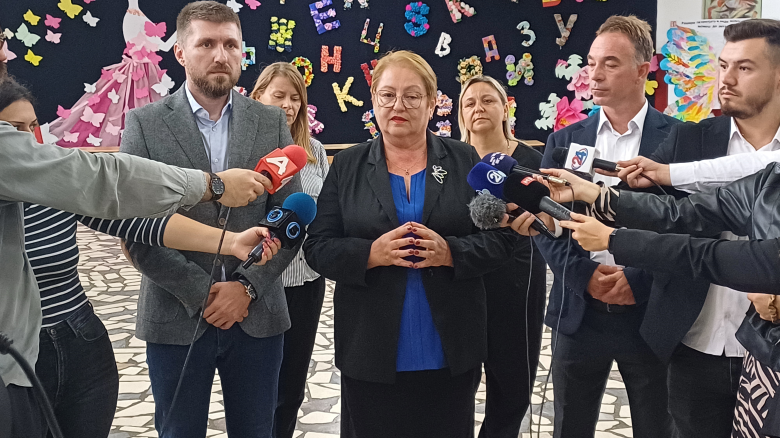 Janevska: 815 asistentë arsimor  këtë javë gradualisht po hyjnë në shkollat ​​fillore