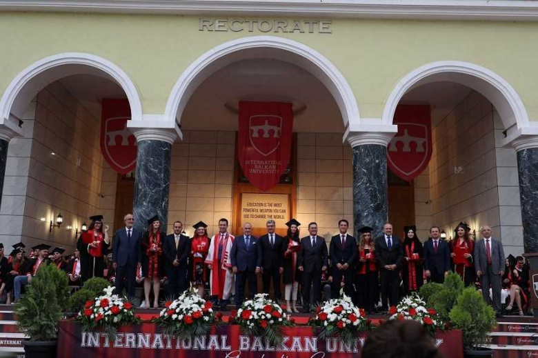 Ministri Shaqiri mori pjesë në promovimin e studentëve  të diplomuar  të Universitetit Ndërkombëtar Ballkanik